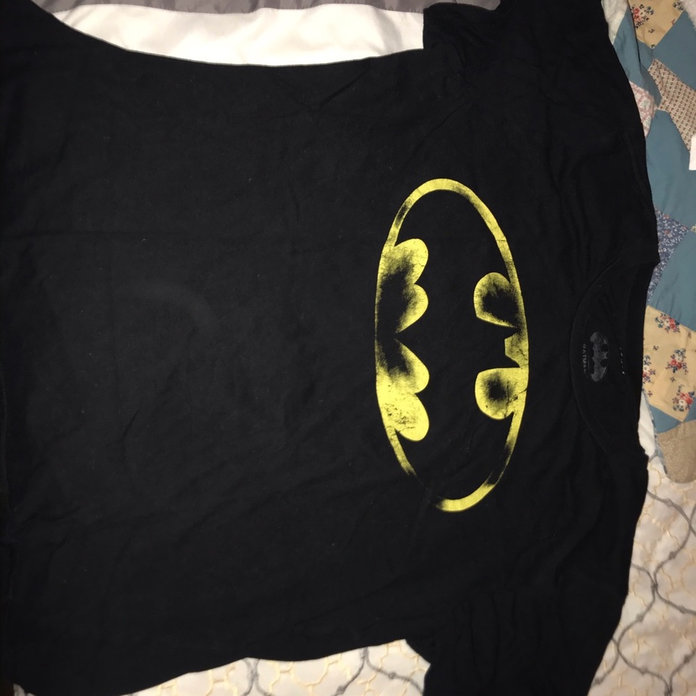 Pre loved Batman shirt! (Make me an offer)